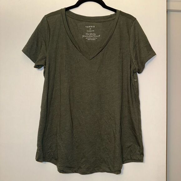 Torrid Solid Olive Green Classic Fit Basic Short Sleeve Tee Womens Medium (00) N - Picture 1 of 9